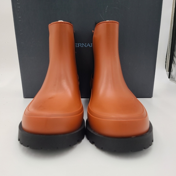 Bernardo Addison Rain Woman Ankle Boots Amber PVC Brown Red Size 10 New in box - Picture 5 of 11